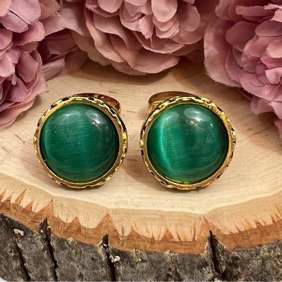 Elegant Round Emerald Green Chrysoprase Gold Cufflinks - Picture 6 of 16